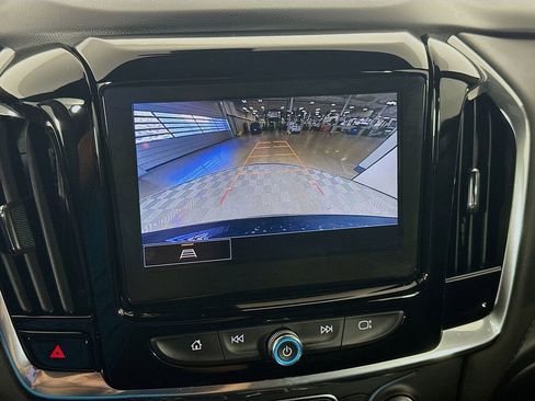 Used 2023 Chevrolet Traverse LT image 14
