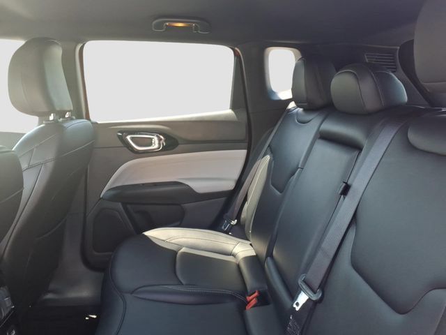 Used 2025 Jeep Compass Limited AWD/4WD image 9