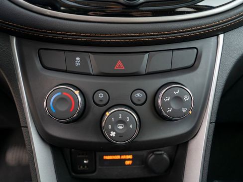 Certified 2021 Chevrolet Trax LT w/ Driver Confidence Package image 28