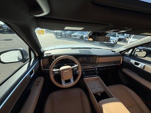 Used 2025 Hyundai Santa Fe Limited image 23