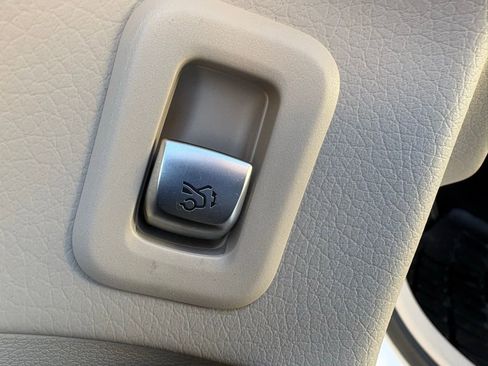 Used 2022 Mercedes-Benz GLC 300 GLC 300 image 27