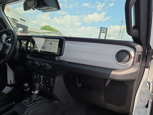 Used 2024 Jeep Wrangler Unlimited Sport AWD/4WD image 14