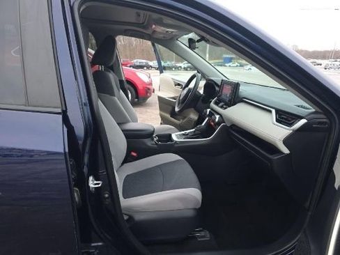 Used 2020 Toyota RAV4 XLE w/ Convenience Package image 5