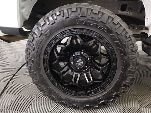 Used 2021 Chevrolet Silverado 1500 Custom image 31