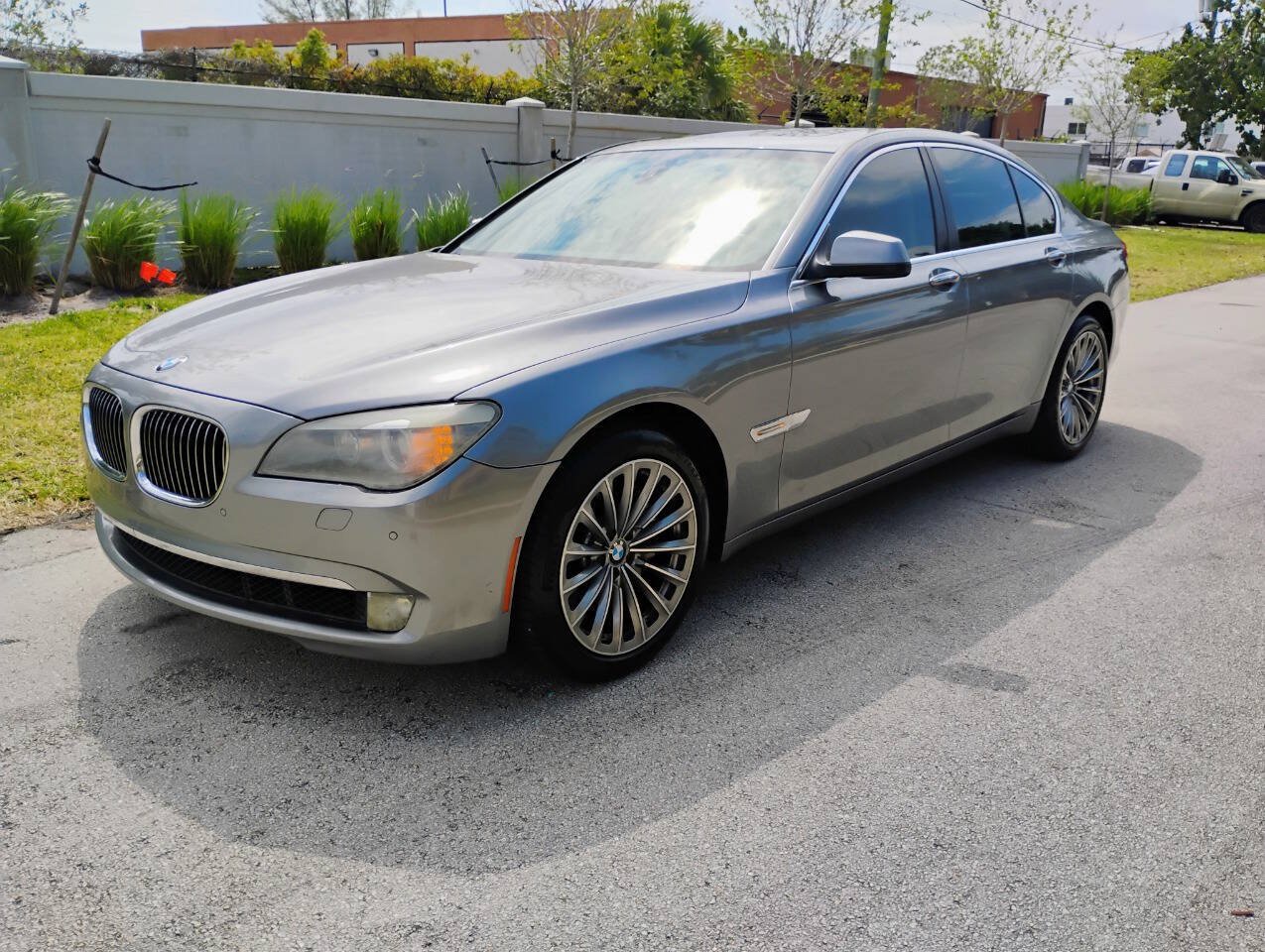 Used 2012 BMW 740i RWD image 1