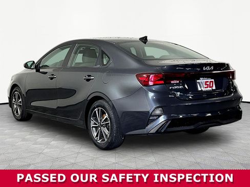 Certified 2022 Kia Forte LXS FWD image 4