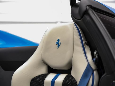 Used 2022 Ferrari 812 GTS RWD image 47