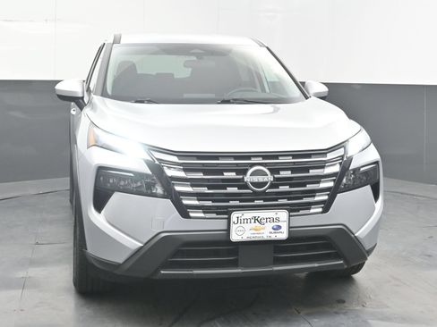 Used 2025 Nissan Rogue SV AWD/4WD image 10