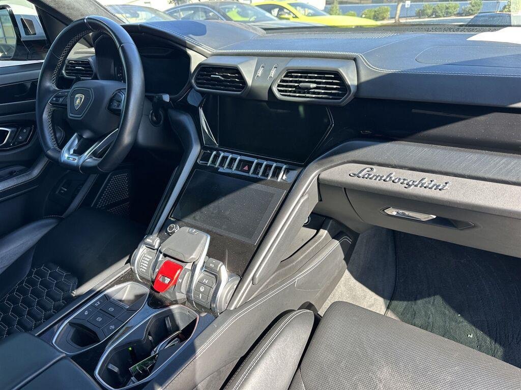 Used 2021 Lamborghini Urus AWD/4WD image 17