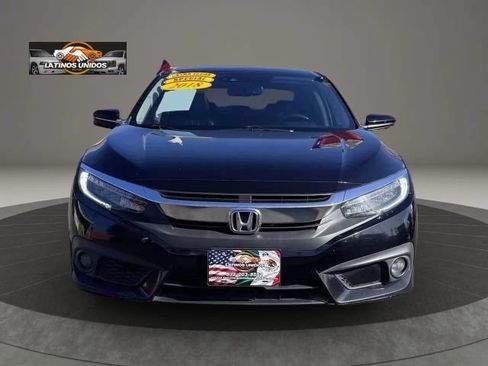 Used 2018 Honda Civic Touring image 2