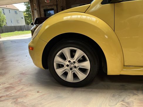 Used 2009 Volkswagen Beetle S FWD image 29