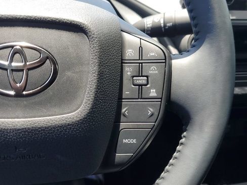 Used 2025 Toyota Prius LE FWD image 22
