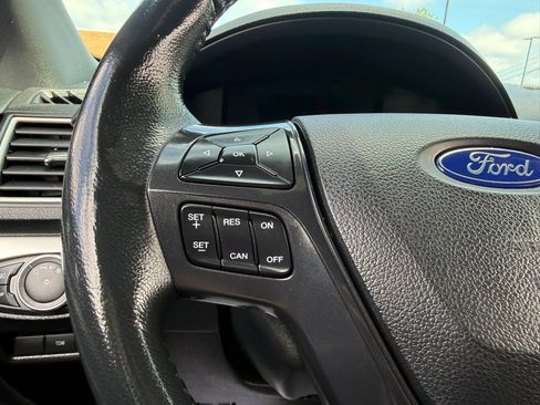 Used 2017 Ford Explorer XLT AWD/4WD image 28