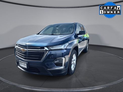 Used 2022 Chevrolet Traverse LS image 3