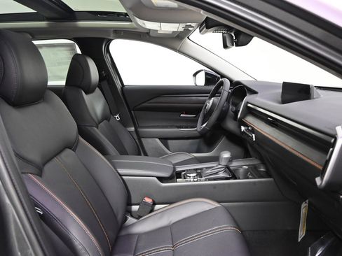 Used 2025 MAZDA CX-50 AWD 2.5 Hybrid w/ Premium Pkg image 16