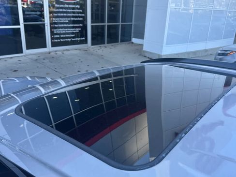 Used 2023 Toyota RAV4 XLE Premium image 8