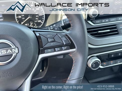 Used 2024 Nissan Altima 2.5 SR AWD/4WD image 29