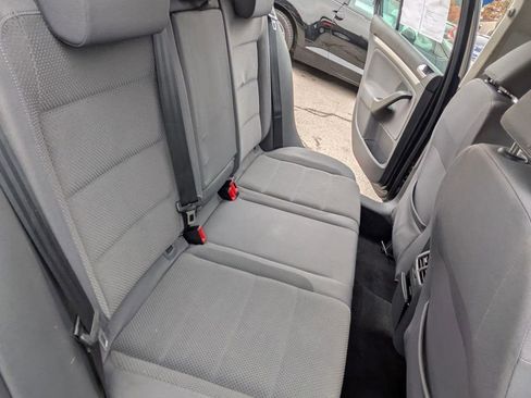 Used 2009 Volkswagen Rabbit S image 16