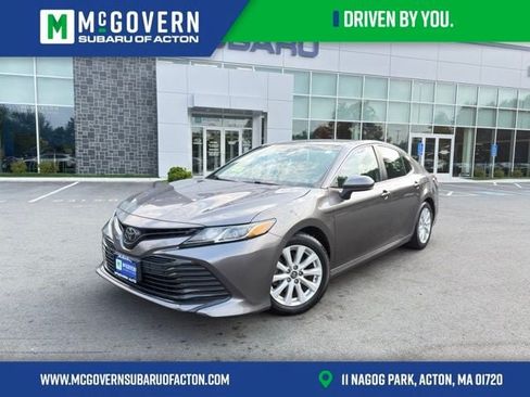 Used 2018 Toyota Camry LE FWD image 1