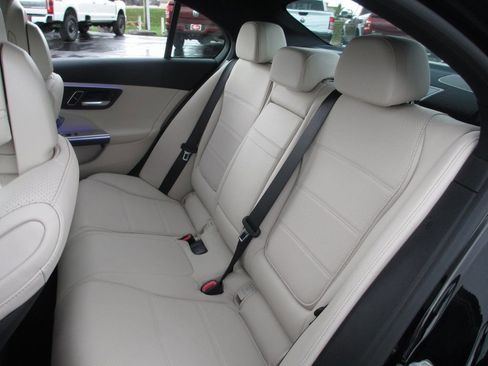 Used 2022 Mercedes-Benz C 300 4MATIC Sedan image 20