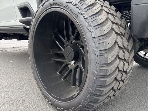 Used 2026 GMC Sierra 2500 Denali Ultimate image 11