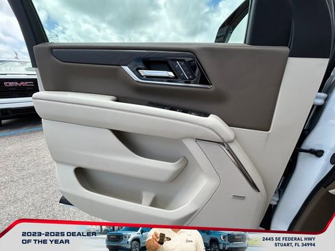 New 2026 GMC Yukon XL Denali w/ Denali Reserve Package image 21