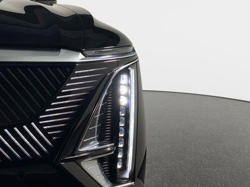 Used 2024 Cadillac Lyriq Luxury RWD image 16