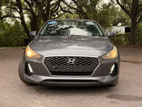 Used 2018 Hyundai Elantra GT FWD image 2