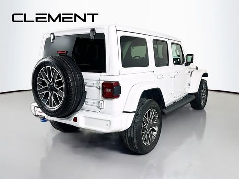 Used 2023 Jeep Wrangler Unlimited Sahara image 6