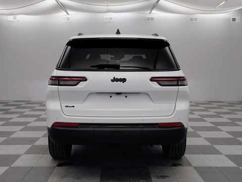 New 2025 Jeep Grand Cherokee L Altitude image 9