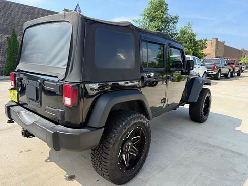 Used 2016 Jeep Wrangler Unlimited Sport w/ Connectivity Group AWD/4WD image 4