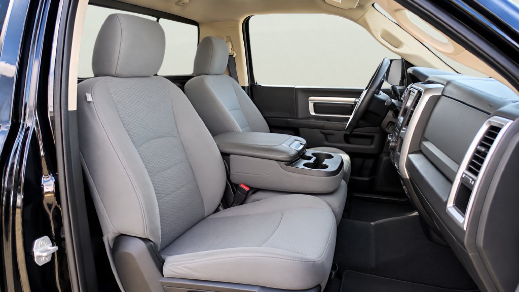 Used 2013 RAM 1500 Express RWD image 3