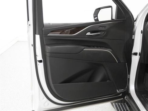 Certified 2023 Cadillac Escalade Premium Luxury Platinum image 5