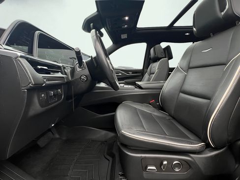Used 2021 Cadillac Escalade Sport RWD image 16