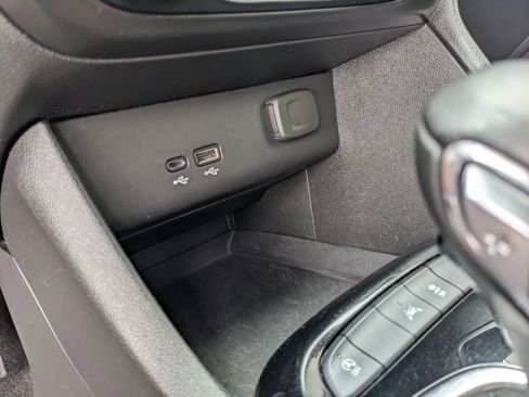 Used 2025 Buick Encore GX Preferred FWD image 24
