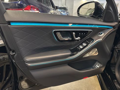 Used 2022 Mercedes-Benz S 580 4MATIC Sedan image 9