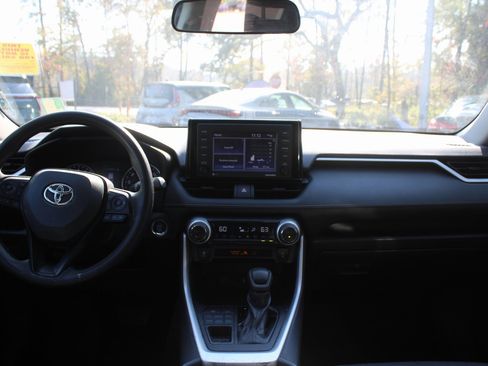 Used 2022 Toyota RAV4 XLE image 24