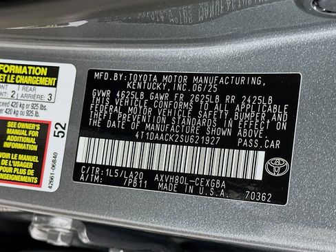 Used 2025 Toyota Camry XLE image 32