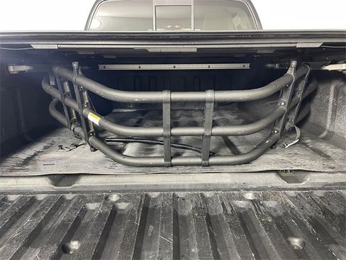 Used 2020 Nissan Frontier SV w/ Midnight Edition Floor Mats image 19