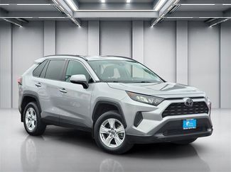 Used 2019 Toyota RAV4 LE video 1