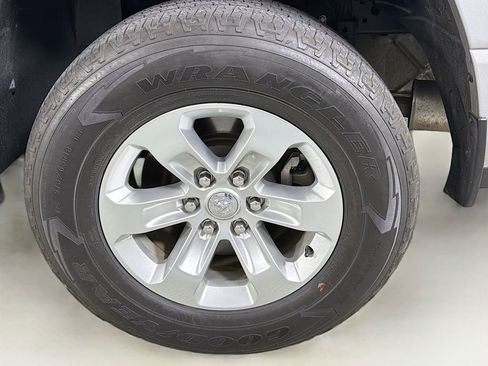 Used 2024 RAM 1500 Laramie image 33