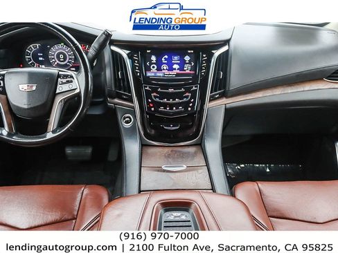 Used 2019 Cadillac Escalade Premium Luxury image 11