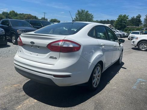 Used 2019 Ford Fiesta SE w/ Equipment Group 201A FWD image 7