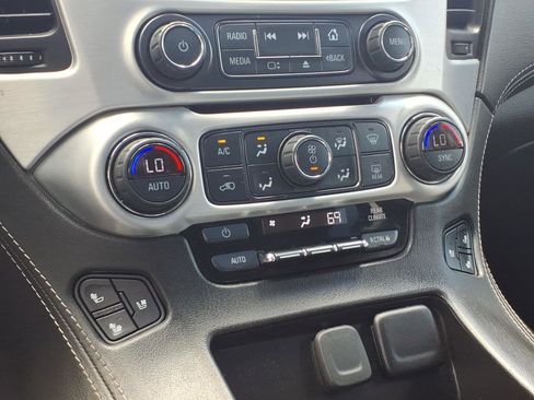 Used 2019 GMC Yukon XL SLT w/ Open Road Package AWD/4WD image 15