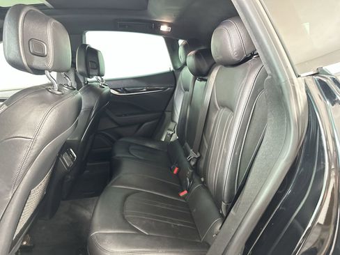 Used 2019 Maserati Levante image 27