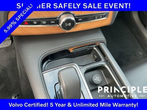 Certified 2024 Volvo XC90 B5 Plus AWD/4WD image 22