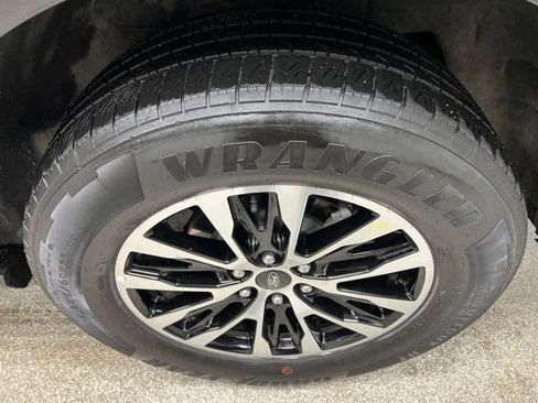 Used 2025 Ford Expedition Max Platinum image 15