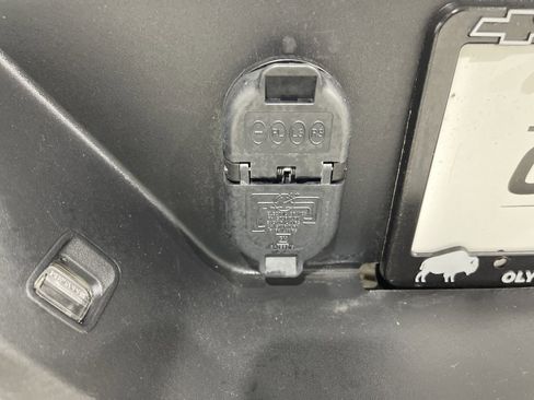 Used 2021 Chevrolet Silverado 1500 High Country w/ Safety Package II image 18