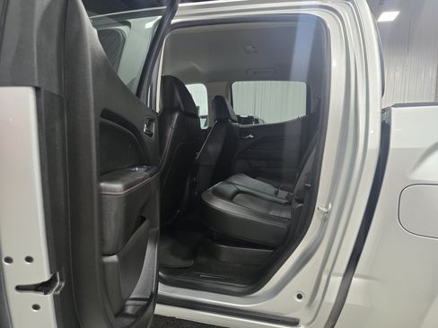 Used 2015 GMC Canyon SLE w/ All-Terrain Package AWD/4WD image 10