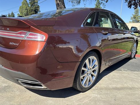 Used 2015 Lincoln MKZ FWD image 12